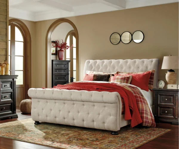 Sleigh Bed (Cream)